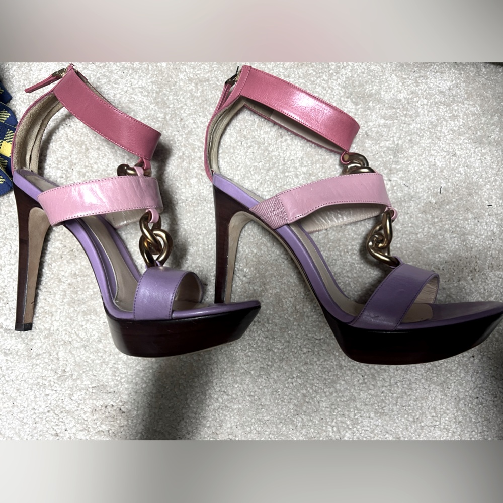 Classic Fendi heels!